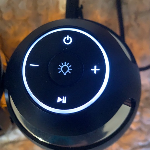 “TikiTunes” Portable Bluetooth Speakers      NWOT - Picture 4 of 5